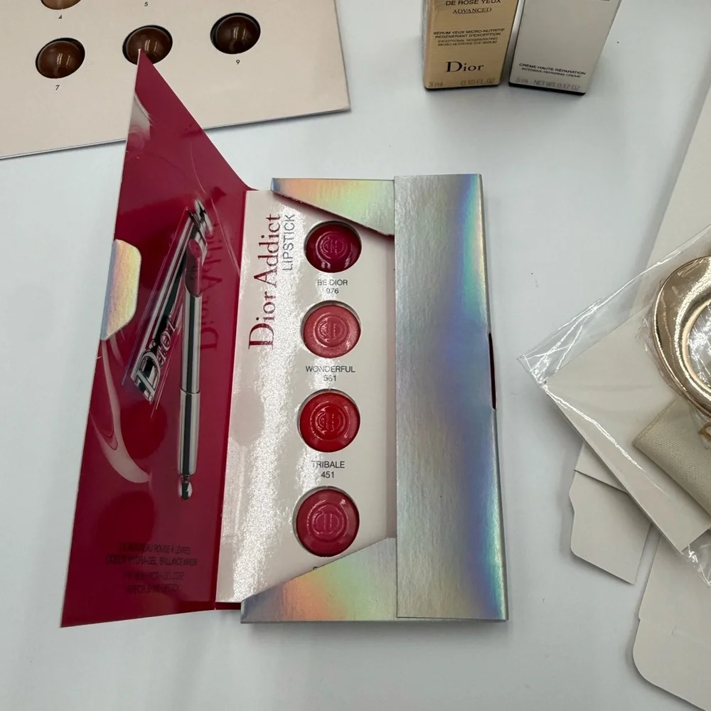 Dior Gold and Navy Holiday Makeup Set - Picture 4 of 10
